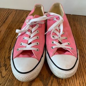 Women’s Size 9 pink Converse sneakers